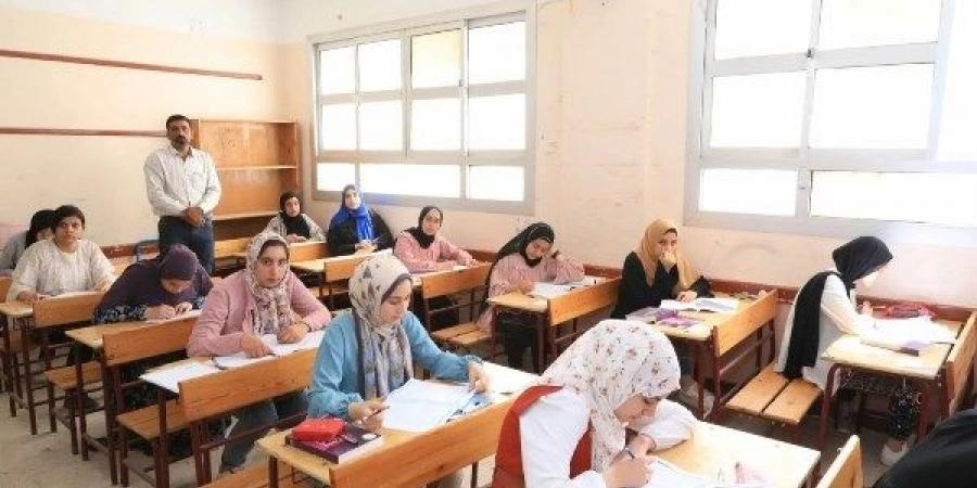 رابط نتيجة الشهادة الإعدادية برقم الجلوس 2025 .. جميع المحافظات - لايف نيوز