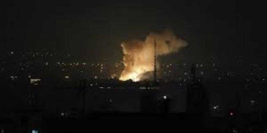 جيش الاحتلال: 60 مقاتلة نفذت هجمات على 20 موقع نووي وعسكري داخل إيران - لايف نيوز
