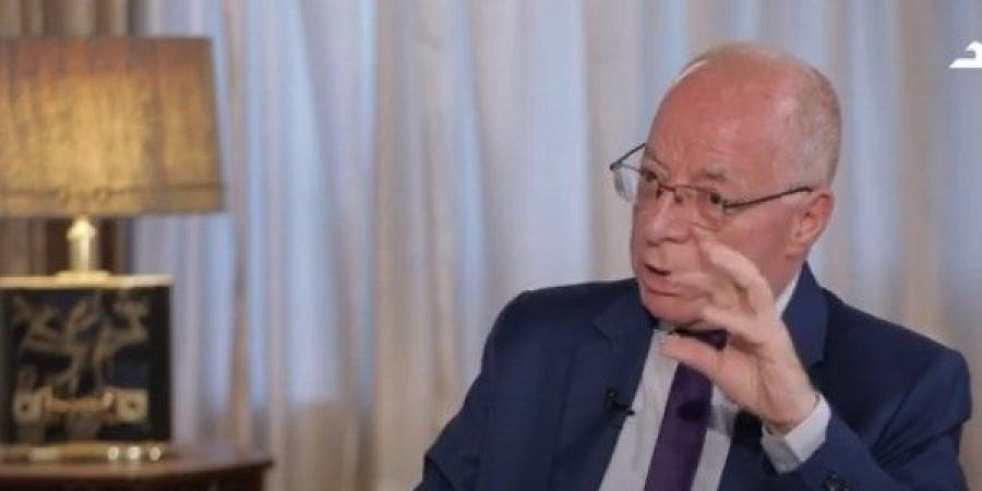حلمي النمنم: جماعة الإخوان كان لديها مشاكل وصراعات مع وزارة الثقافة والمثقفين في مصر - لايف نيوز