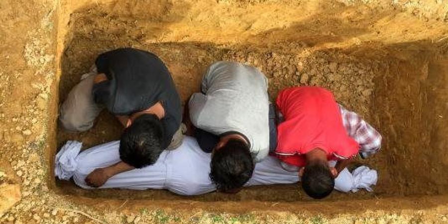 هل يجوز دفن الميت ليلا؟ احذر 3 أوقات لا تدفن فيها المتوفى - لايف نيوز