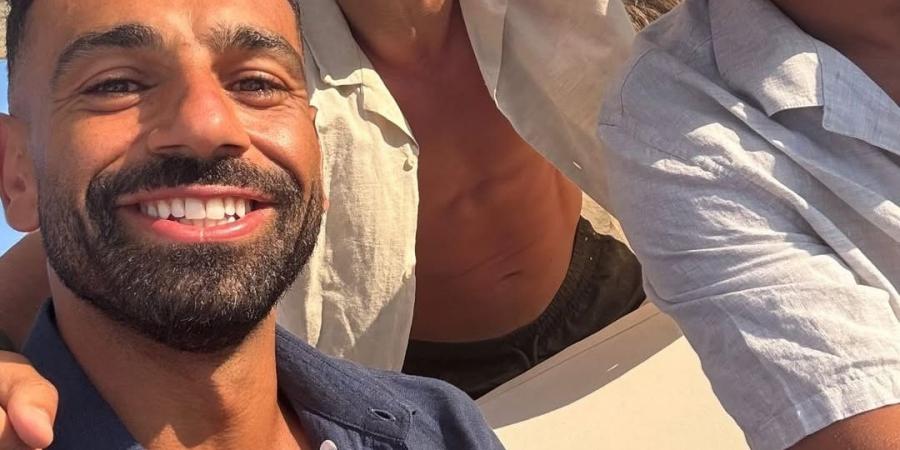 محمد صلاح يظهر مع عبدالله السعيد وحجازي من عطلتهما الصيفية..شاهد - لايف نيوز
