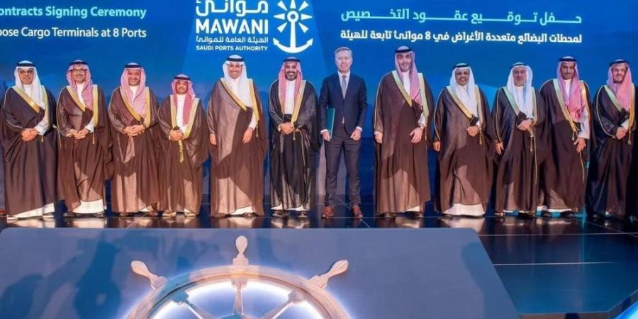 موانئ توقع عقود تخصيص محطات البضائع متعددة الأغراض في 8 موانئ - لايف نيوز