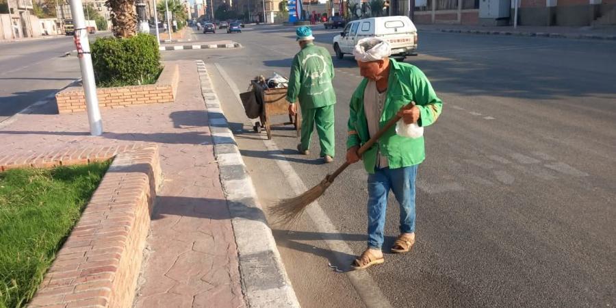 محافظ الغربية خلال متابعته حملات التشجير: نسعى لبيئة نظيفة مزدهرة - لايف نيوز