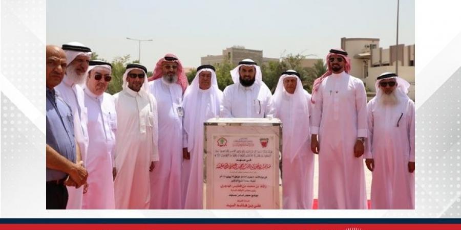 رئيس مجلس الأوقاف السنية يضع حجر الأساس لمسجد علي بن هاشم السيد بالمحافظة الجنوبية - لايف نيوز