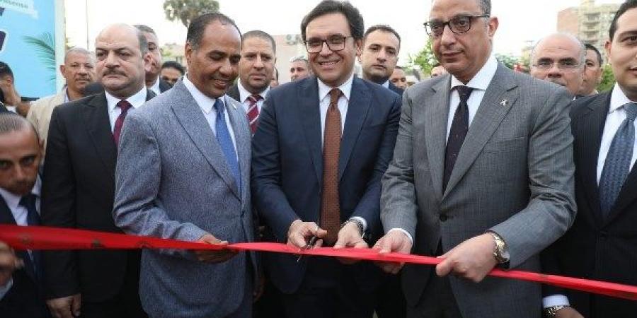 احتفالا بثورة 30 يونيو.. وزير الثقافة يفتتح معرض الفيوم للكتاب - لايف نيوز