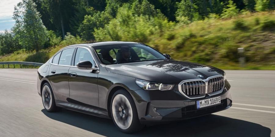 سعر ومواصفات BMW 520i Luxury الجديدة بالسوق المصري - لايف نيوز