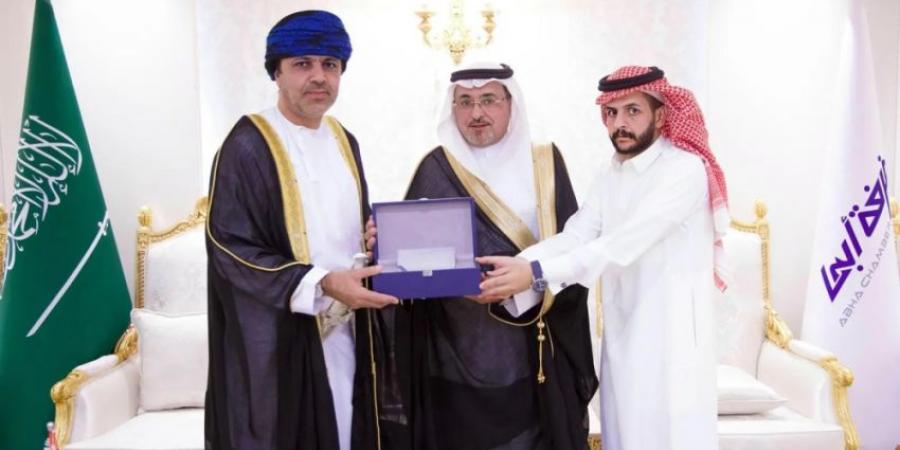 القنصل العماني يطّلع على الفرص الاستثمارية في عسير - لايف نيوز