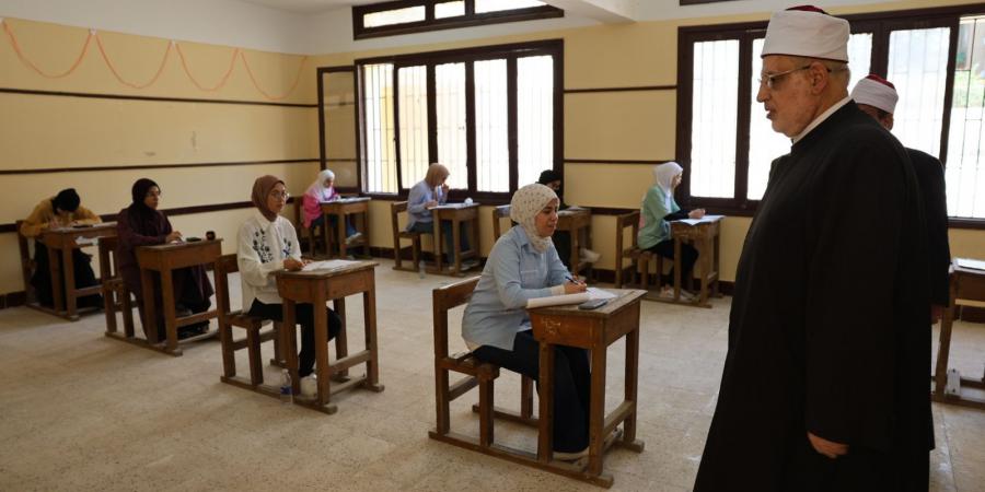 اليوم.. طلاب الثانوية الأزهرية يؤدون امتحان مادة التوحيد - لايف نيوز