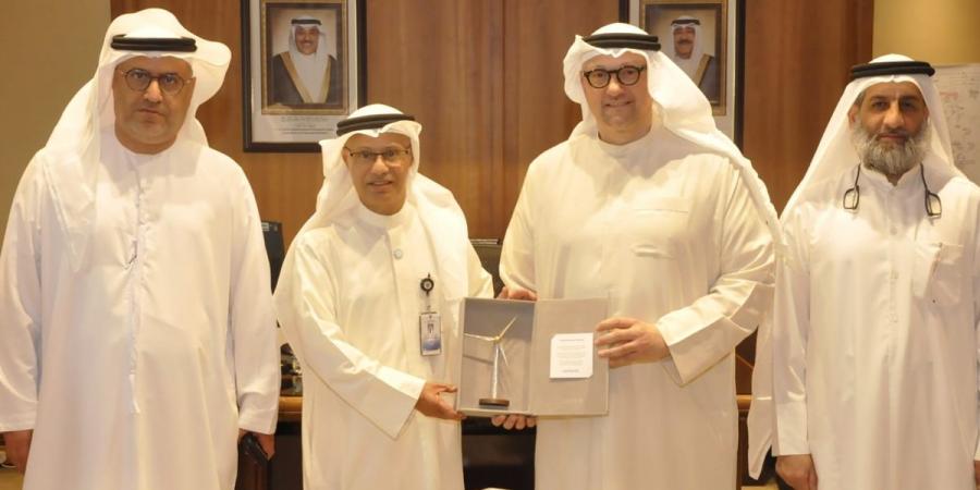«الكهرباء» تبحث تعزيز التعاون مع الإمارات في الطاقة المتجددة - لايف نيوز