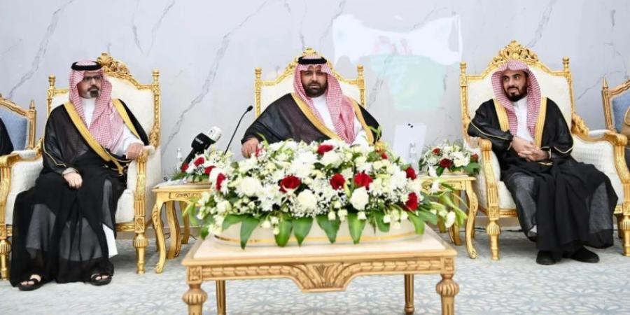 أمير منطقة جازان يلتقي مشايخ وأهالي محافظة العارضة - لايف نيوز