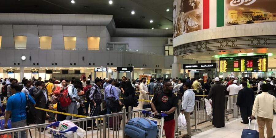 «القوى العاملة»: سريان «إذن مغادرة الوافدة»… و35 ألف مستفيداً حتى الآن - لايف نيوز