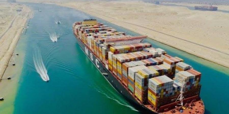 هيئة قناة السويس: حركة الملاحة منتظمة ولم تتأثر بحادث غرق حفار البحر الأحمر - لايف نيوز