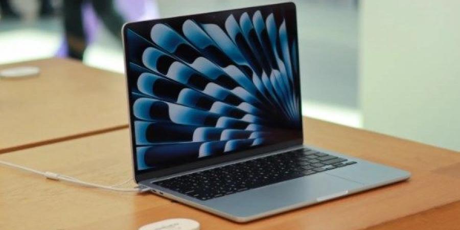 آبل تستعد لإطلاق MacBook منخفض التكلفة بمعالج آيفون - لايف نيوز