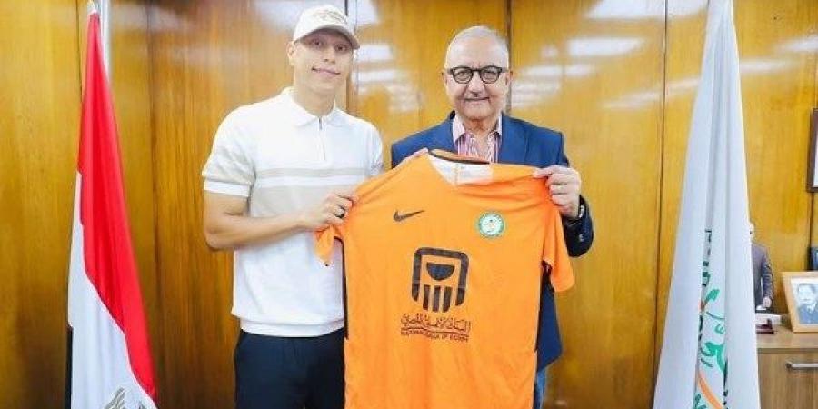 البنك الأهلي يعلن التعاقد مع مدافع فريق غزل المحلة..تفاصيل - لايف نيوز