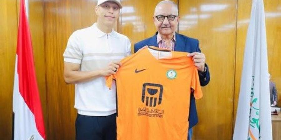 خطف صفقة الأحمر.. البنك الأهلي يتعاقد مع الجزار رسميا - لايف نيوز