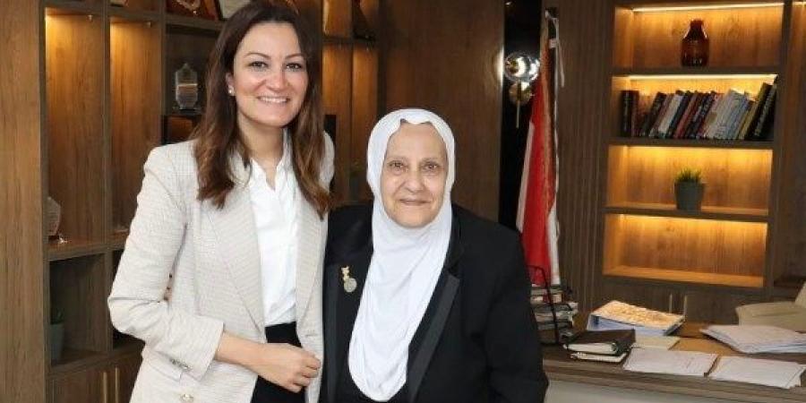 نائب محافظ الجيزة تبحث دعم مبادرات محو الأمية لذوي الهمم - لايف نيوز