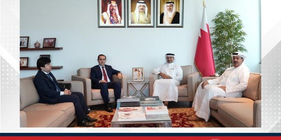 وزير الصناعة والتجارة يستقبل سفير جمهورية طاجيكستان المعين لدى مملكة البحرين والمقيم في الرياض - لايف نيوز