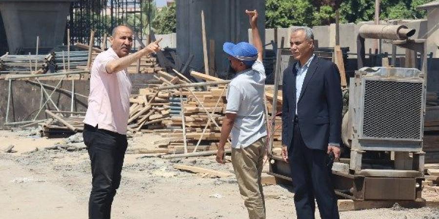 السكرتير العام المساعد لبني سويف  يتفقد أعمال نقل خط الغاز - لايف نيوز