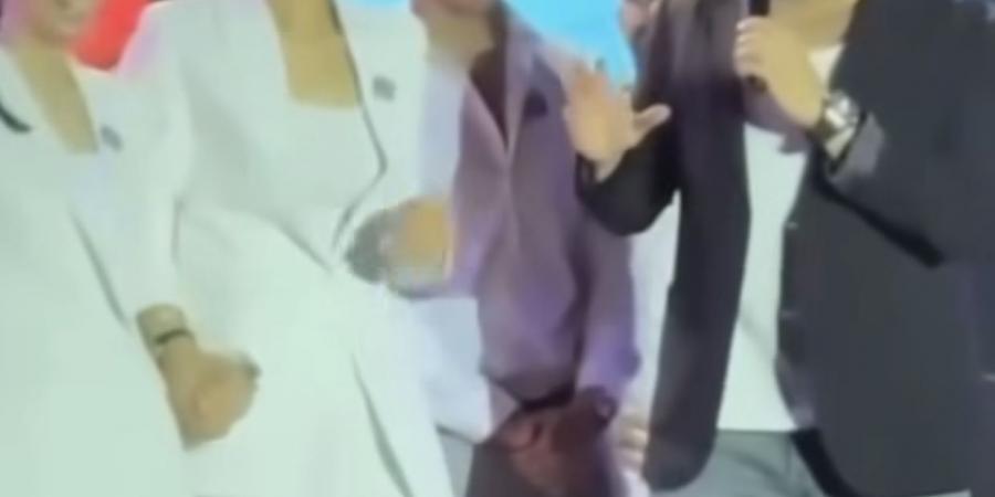 كنت مسافر غصب عني.. تامر حسني يوضح سبب غيابه عن زفاف ليلى زاهر - لايف نيوز
