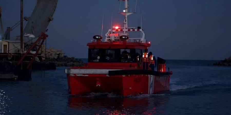 «الإطفاء»: وفاة شخص غرقاً في «صباح الأحمد البحرية» - لايف نيوز