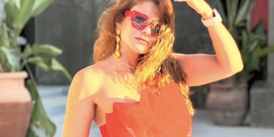 بالشورت..هيدي كرم تخطف الأنظار بإطلالة صيفية - لايف نيوز