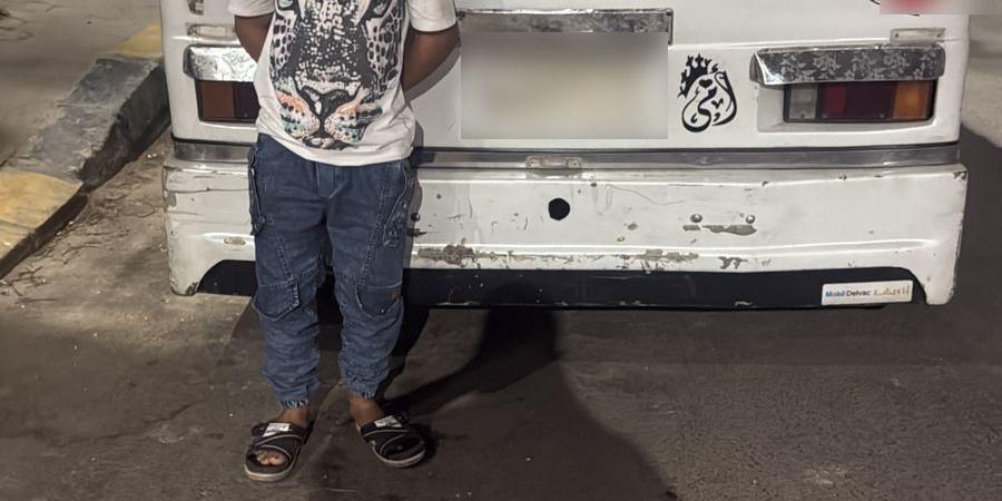 عرض حياة المواطنين للخطر .. القبض على سائق سيارة ميكروباص بالجيزة - لايف نيوز