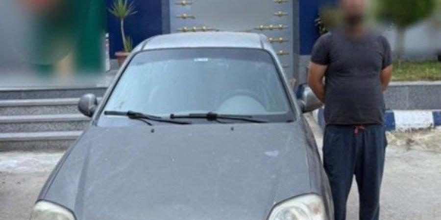 التحفظ على سيارة موظف عرض حياة أطفاله للخطر - لايف نيوز