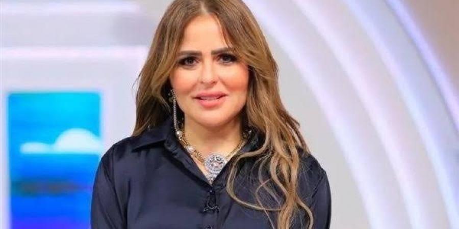 بتخبي دموعها طول الوقت.. مطربة تروي قصة لـ مها الصغير بعد أزمة اللوحات - لايف نيوز