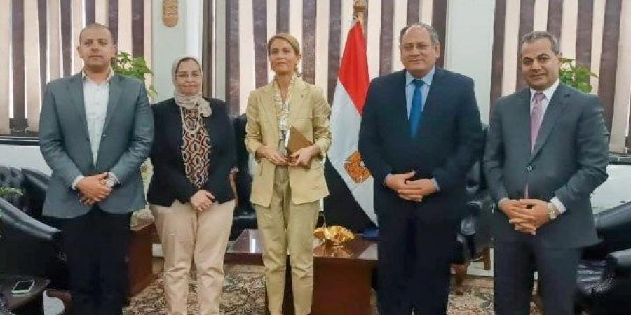 رئيس البحوث الزراعية ومدير اليونسكو بالقاهرة يبحثا سبل التعاون في حفظ الأصول الوراثية النباتية - لايف نيوز