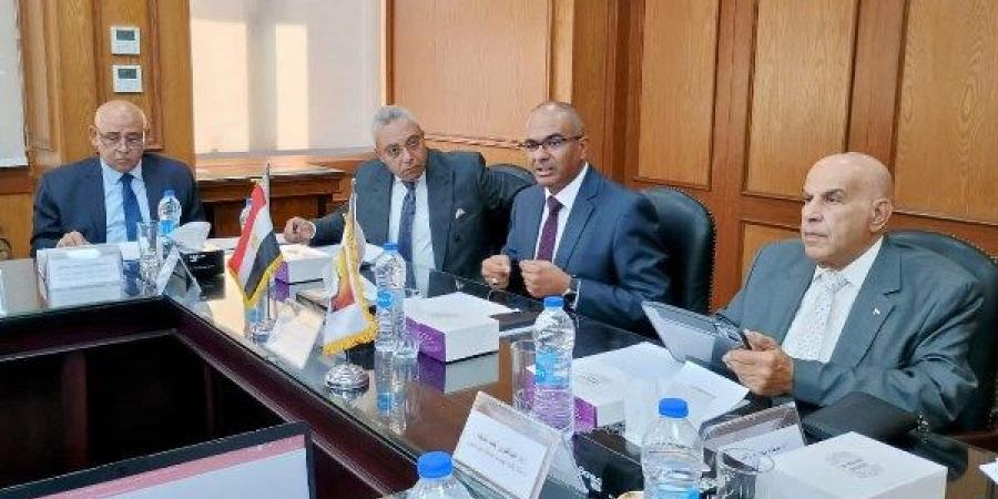 الإسكان تبحث تحديث أكواد مياه الشرب والصرف الصحي بمشاركة خبراء وأساتذة الجامعات - لايف نيوز
