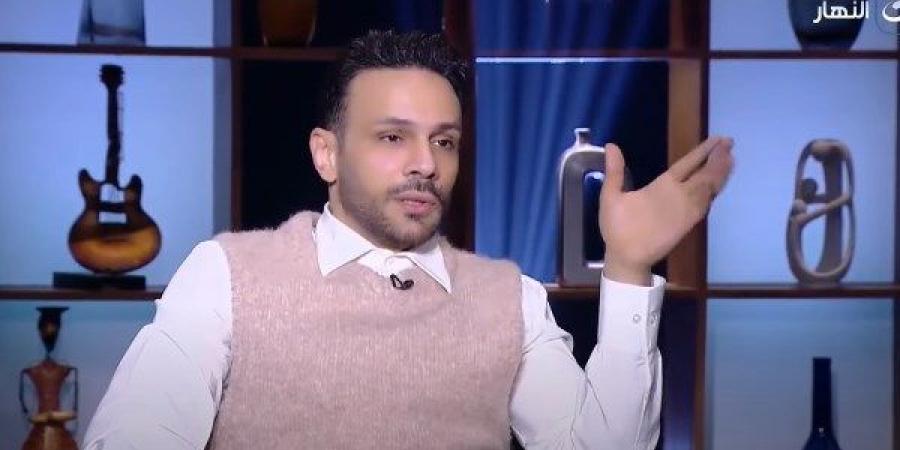 هل يتبرأ منه.. محمد عطية يطلب بحذف فيلم عليا الطرب بالثلاثة بعد وفاته - لايف نيوز