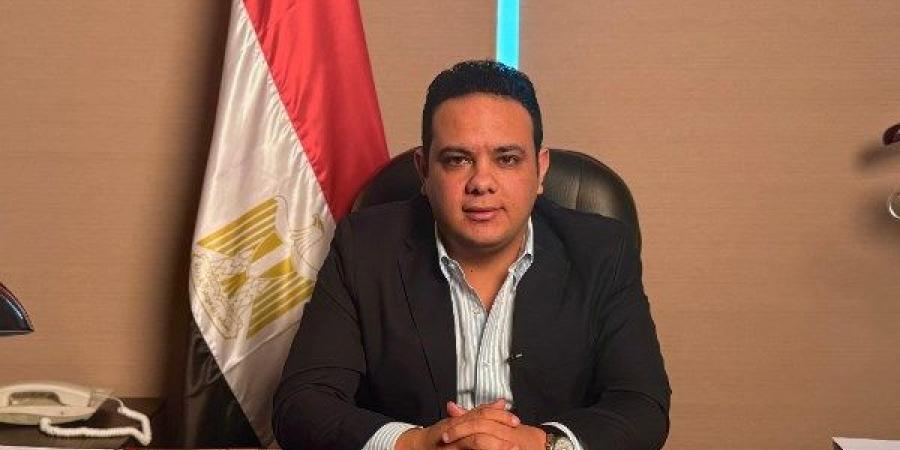 أحمد الأشعل يكتب: الانتقاد حق.. لكن التآمر خيانة - لايف نيوز