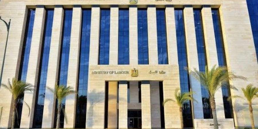 فرص عمل لحدادين ونجارين مسلح في الإمارات براتب 1800درهم - لايف نيوز