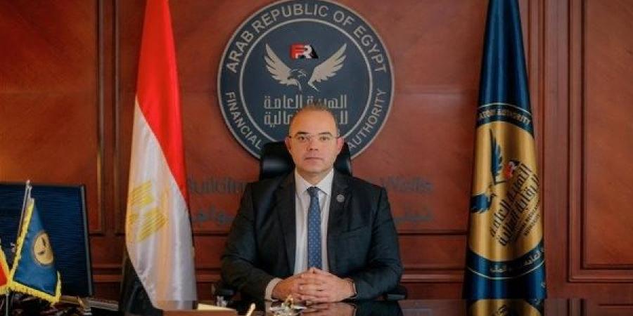 رفع قيمة وثيقة تأمين المصريين بالخارج.. الجالية المصرية: خطوة تاريخية تؤكد أن الدولة لا تنسى أبناءها - لايف نيوز