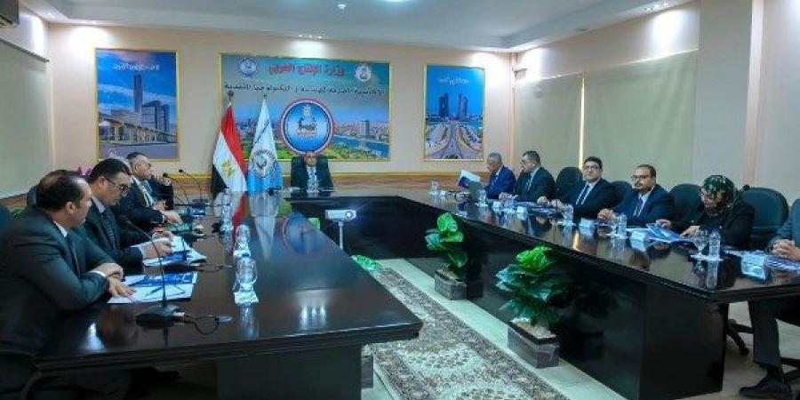وزير الإنتاج الحربي يؤكد على الاهتمام بتطوير التعليم والبحث العلمي وربطهما بالصناعة - لايف نيوز