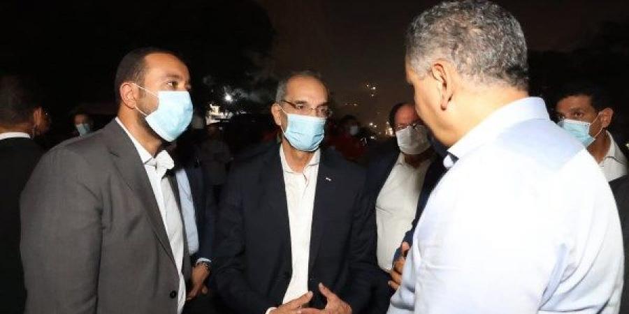 وزير الاتصالات يقطع زيارته للخارج ويوجه بتعويض المتضررين ويزور مصابي حادث سنترال رمسيس - لايف نيوز